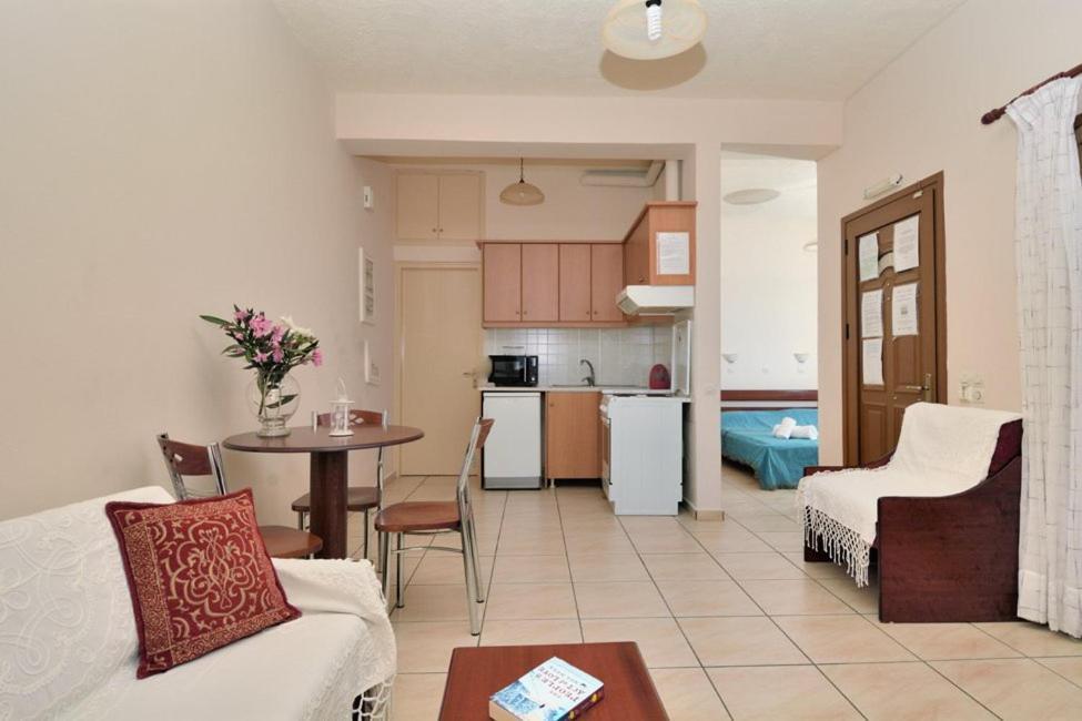 Stoúpa Markos Apartments 2 מראה חיצוני תמונה